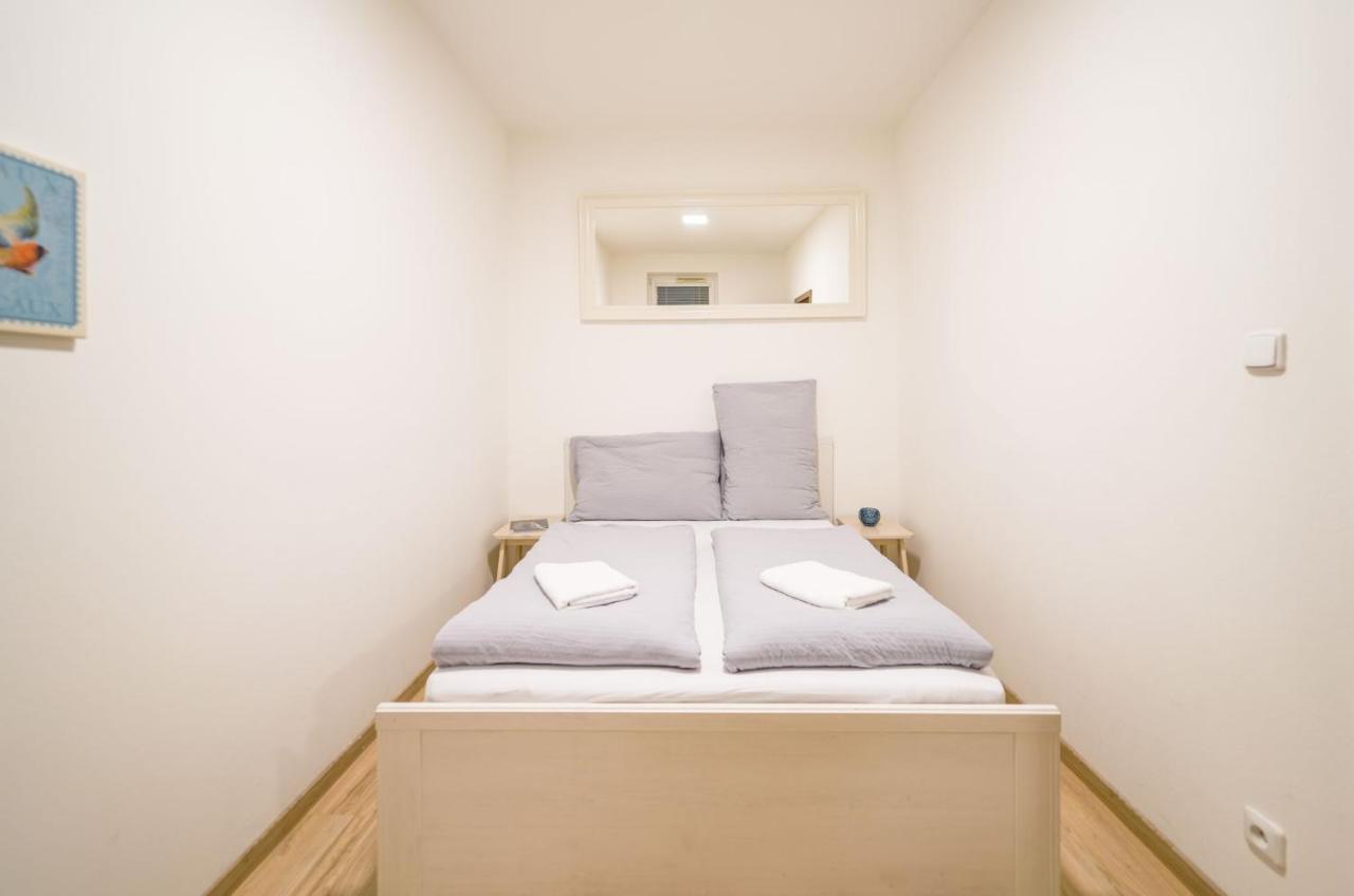 Vesna Convenient Apartment บราติสลาวา ภายนอก รูปภาพ
