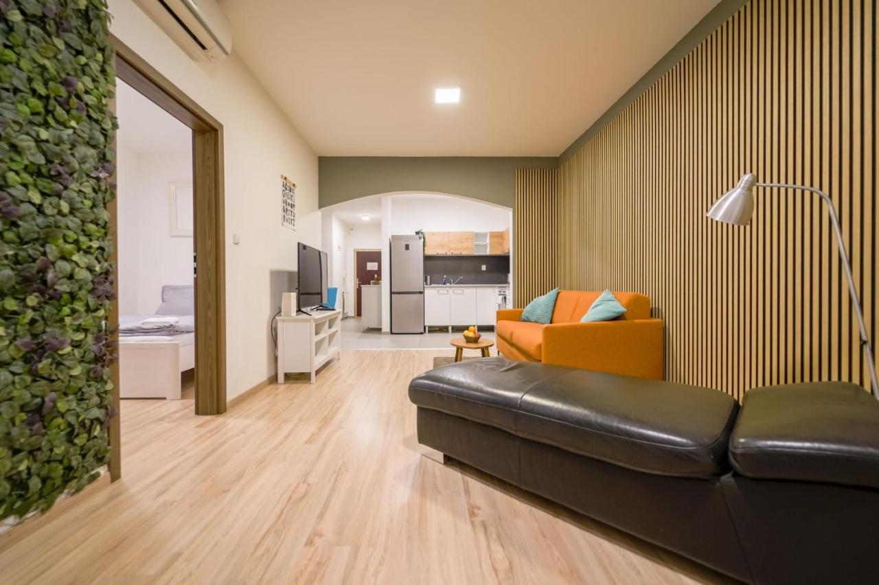 Vesna Convenient Apartment บราติสลาวา ภายนอก รูปภาพ