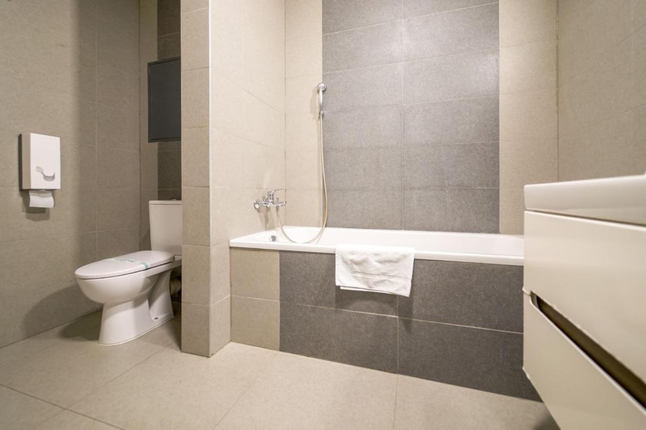 Vesna Convenient Apartment บราติสลาวา ภายนอก รูปภาพ